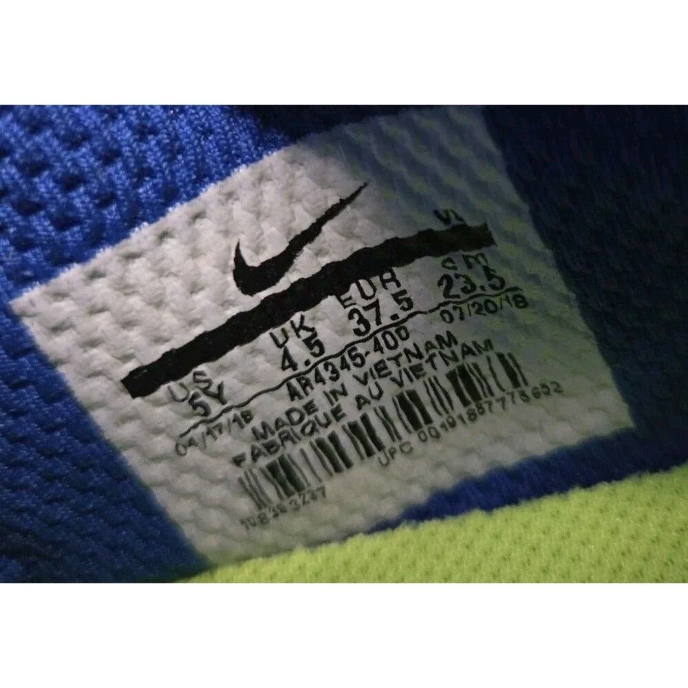 Nike Phantom Vision Shoes Youth Size 5Y AR4345-400 Blue Athletic Soccer Shoes